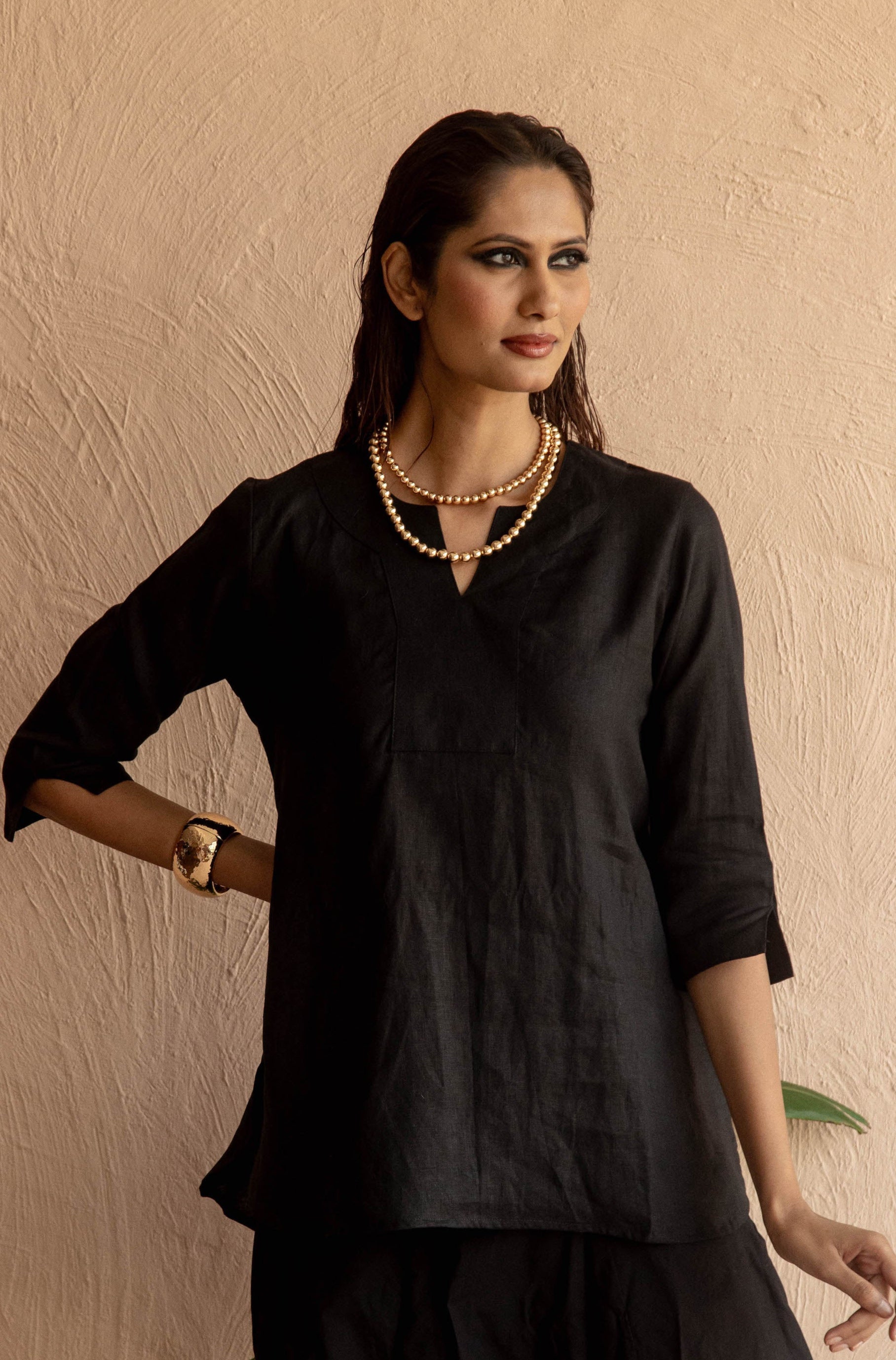 Lifestyle Long Linen Top - Black